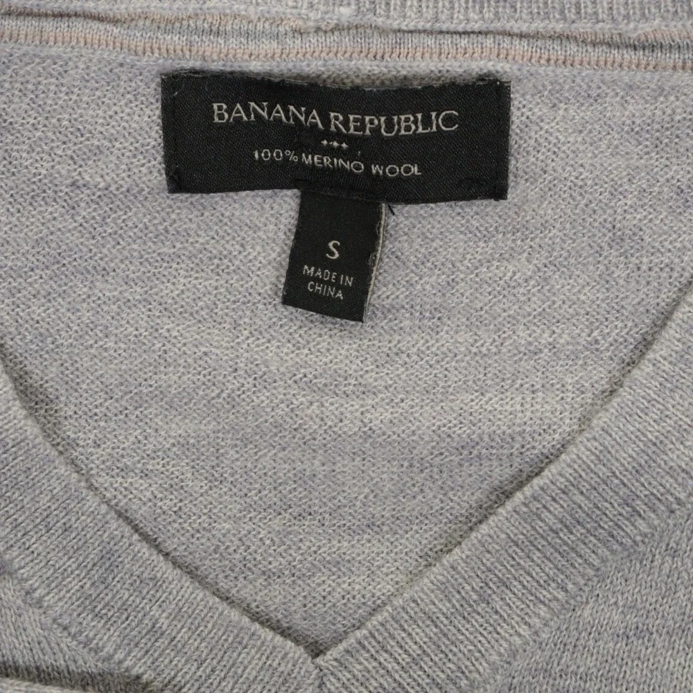 Banana Republic V-Neck Merino Wool Sweater Pullover Gray Preppy Men S EUC